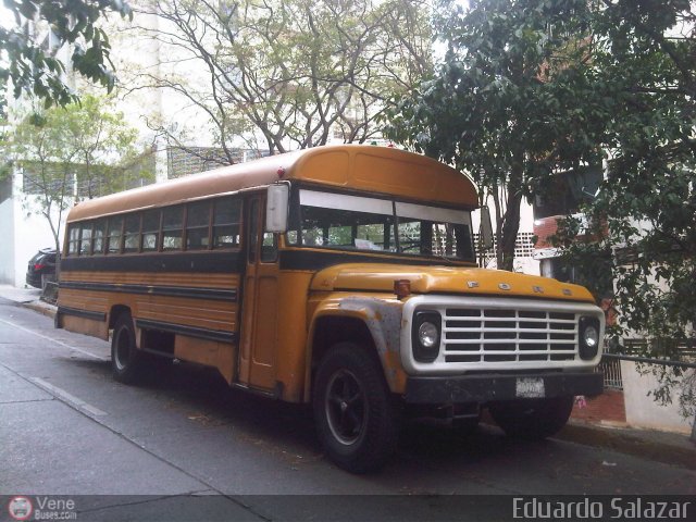 Particular o Desconocido F-0001 por Eduardo Salazar