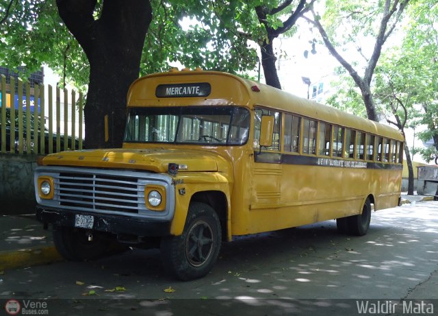 Universitarios y Escolares 999 por Waldir Mata