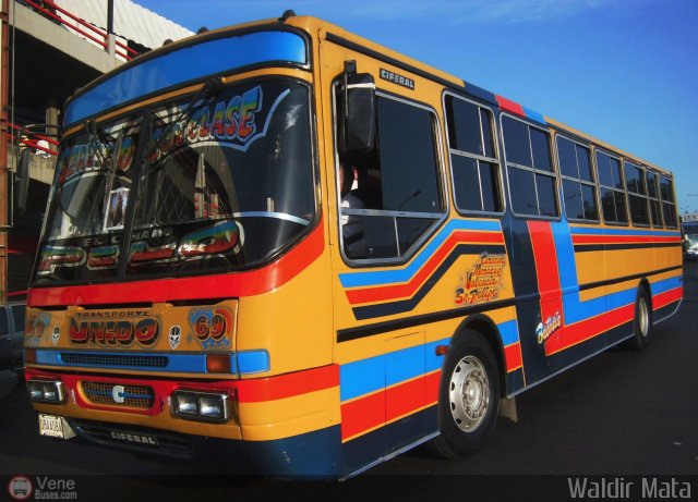 Transporte Unido 069 por Waldir Mata