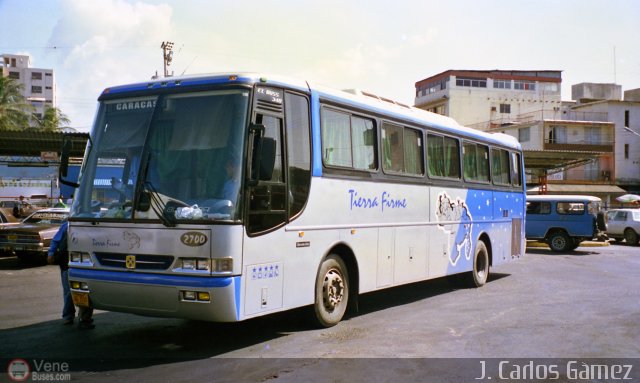 Colectivos Tierra Firme 2700 por Pablo Acevedo