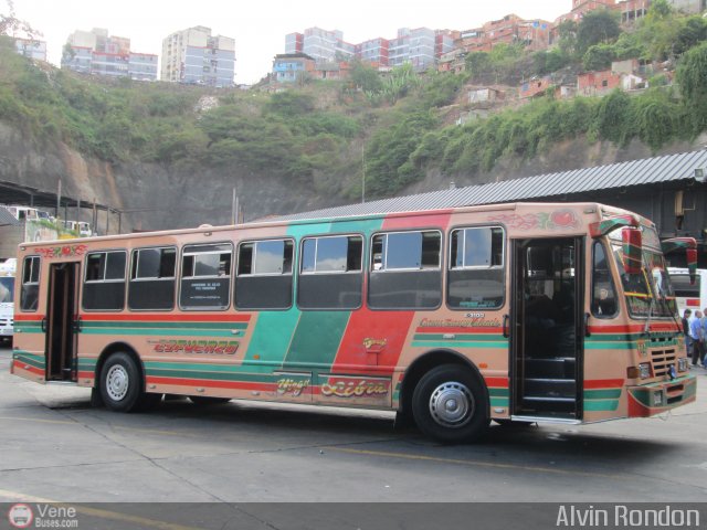 Transporte El Esfuerzo 17 por Alvin Rond�n