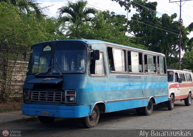 CA - Uni�n Vivienda Popular Los Guayos 301 por Aly Baranauskas