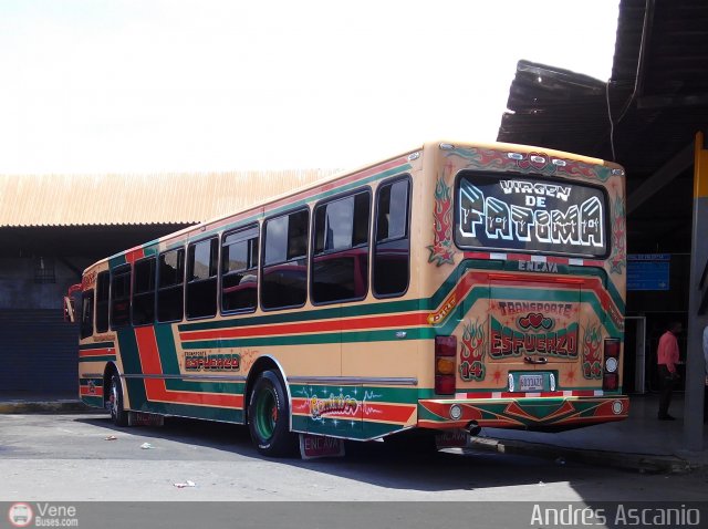 Transporte El Esfuerzo 14 por Andr�s Ascanio
