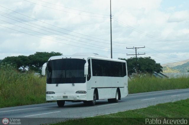 Particular o Desconocido 421 por Pablo Acevedo