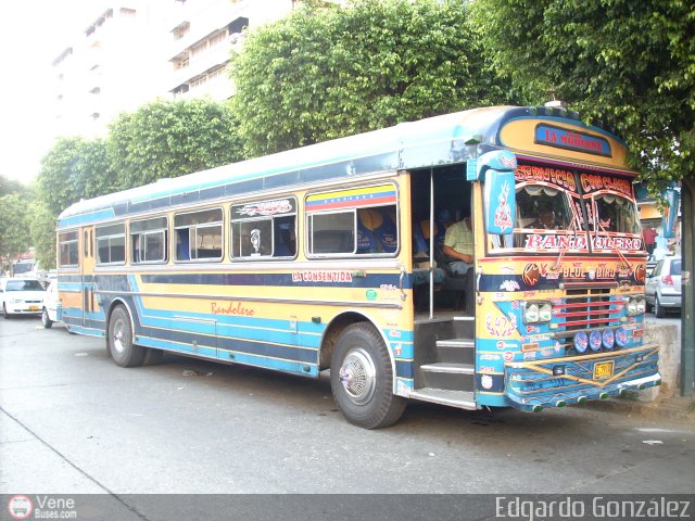 Coop. La Moderna 47 por Edgardo Gonz�lez