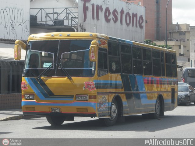 Transporte Privado Joaranny 188 por Alfredo Montes de Oca