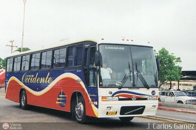 Expresos Occidente 048 por J. Carlos G�mez