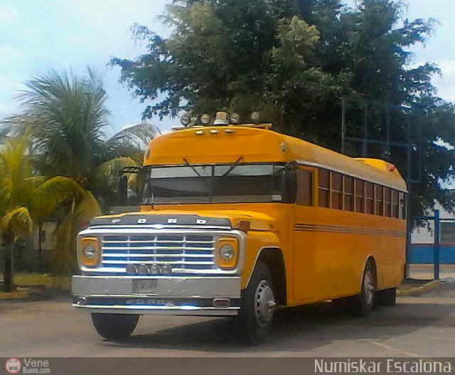 Particular o Desconocido MO-999 por Numiskar Escalona