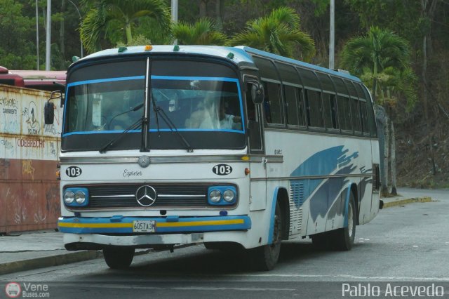 Particular o Desconocido 0103 por Pablo Acevedo