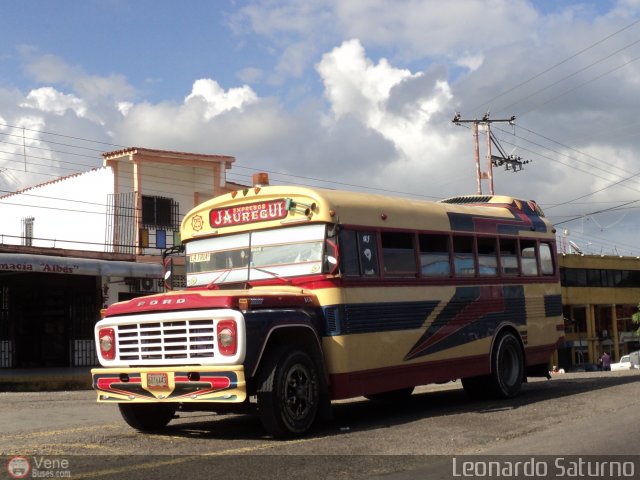 Expresos J�uregui 025 por Leonardo Saturno