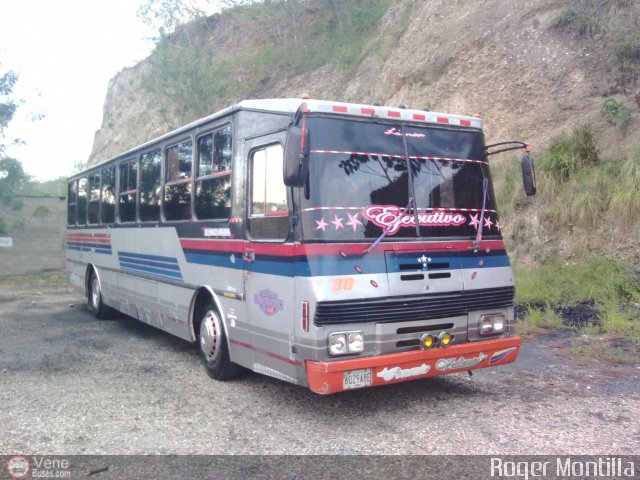 L�nea 1ero de Octubre 030 por Darwin Sanchez