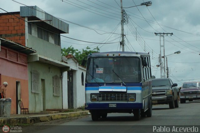 Particular o Desconocido 0224 por Pablo Acevedo