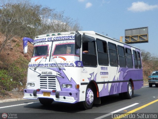 L�nea Hermanos Unidos S.C. 61 por Leonardo Saturno