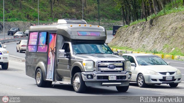 Particular o Desconocido Miranda por Pablo Acevedo