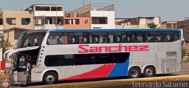 Expreso Internacional Snchez 961 por Leonardo Saturno