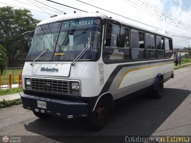 TA - Circunvalaci�n Las Palmeras 58 por Adolfo Escalona