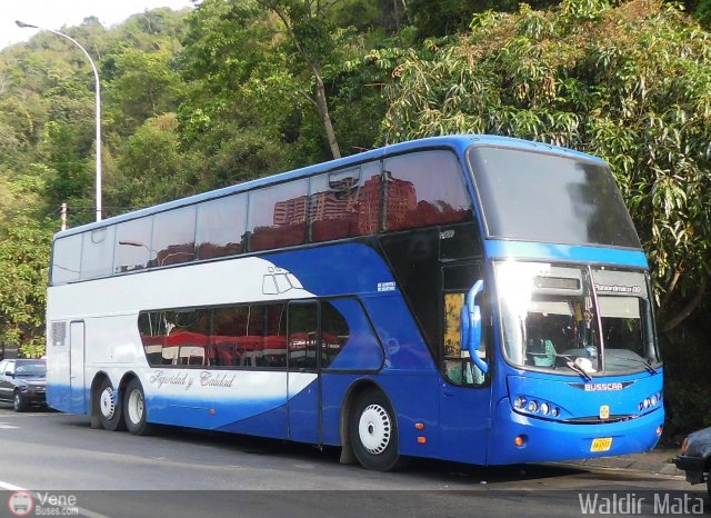 Cruceros Oriente Sur 172 por Waldir Mata