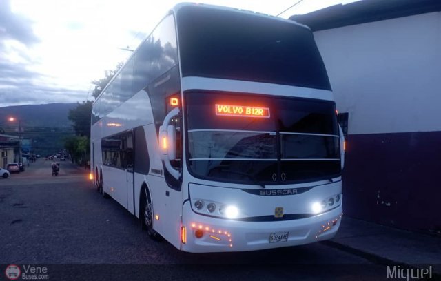 Particular o Desconocido 3055 por Alvin Rond�n