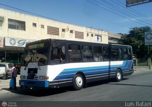 Particular o Desconocido 001 por Rafael Pino