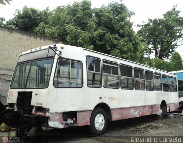 En Chiveras Abandonados Recuperaci�n 89 por Alejandro Curvelo