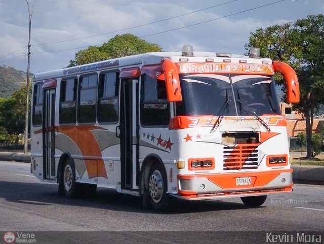 Particular o Desconocido 00559 por Kevin Mora