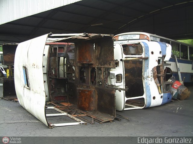 DC - Autobuses de Antimano 034 por Edgardo Gonz�lez