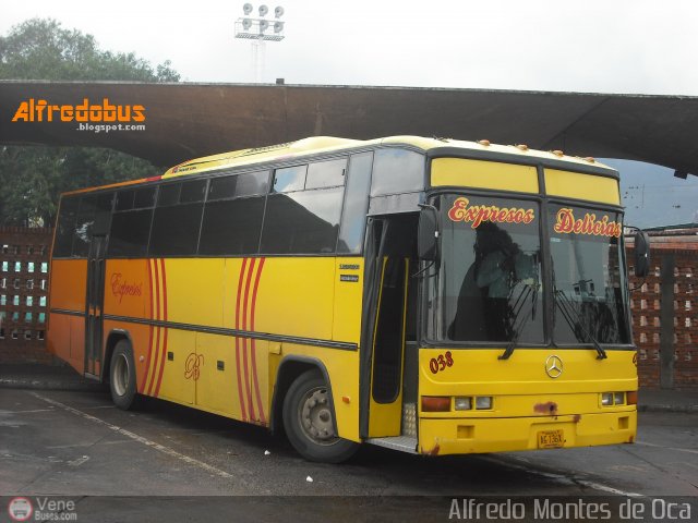 Expresos Delicias 38 por Alfredo Montes de Oca