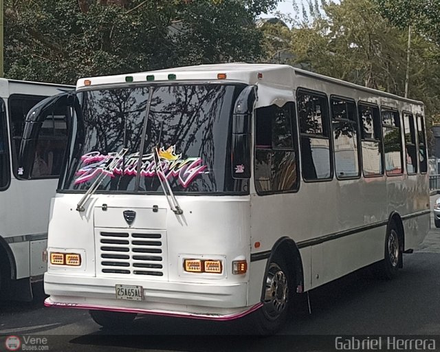 Particular o Desconocido 00 por Gabriel Herrera