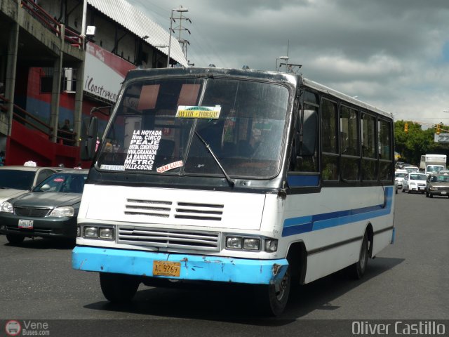 DC - S.C. Plaza Espa�a - El Valle - Coche 977 por Oliver Castillo