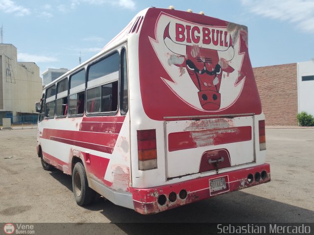 ZU - U.C. Barrio La Polar 135 por Sebasti�n Mercado