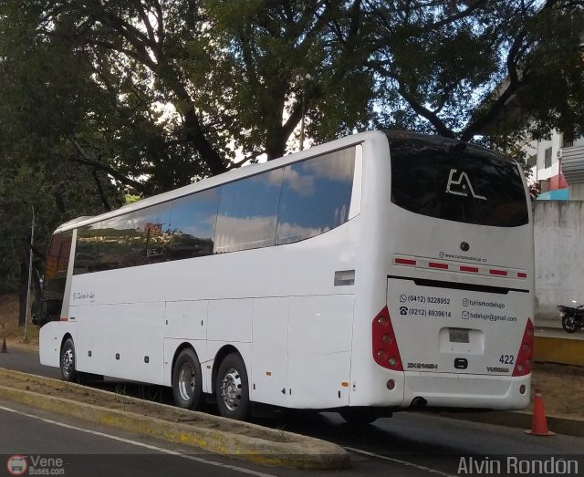 Turismo de Lujo 422 por Alvin Rond�n