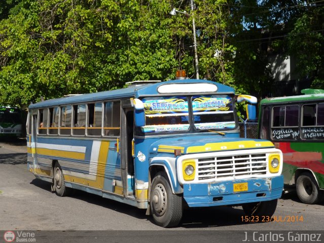 Universitarios y Escolares 819 por J. Carlos G�mez