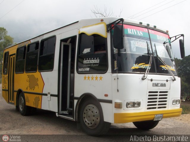 L�nea Rivas D�vila 0024 por Alberto Bustamante