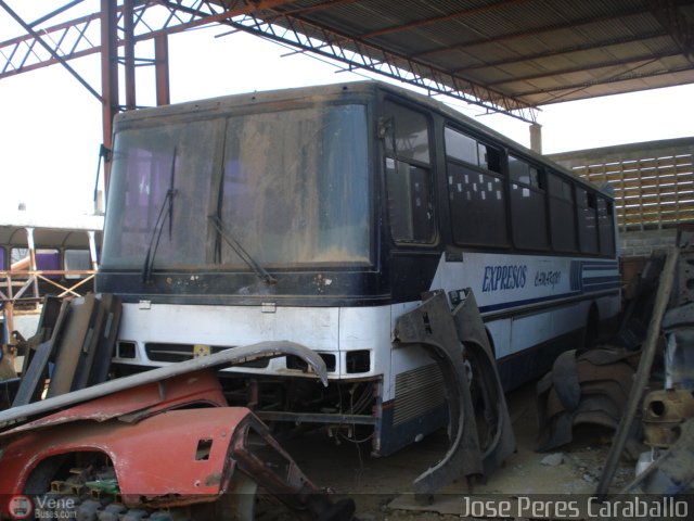 En Chiveras Abandonados Recuperaci�n  por Alejandro Curvelo