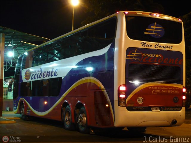 Expresos Occidente 182 por J. Carlos G�mez