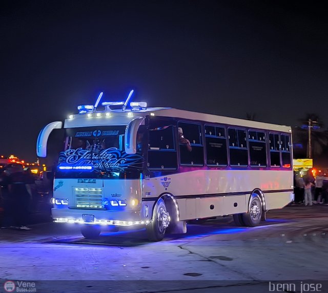 U.C. L�neas Unidas 060 por Benjamin Magdaniel