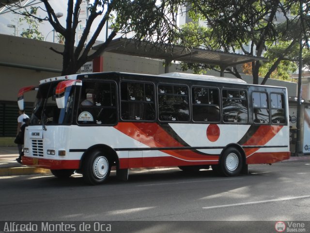 Coop. Transporte Menca de Leoni 075 por Alfredo Montes de Oca