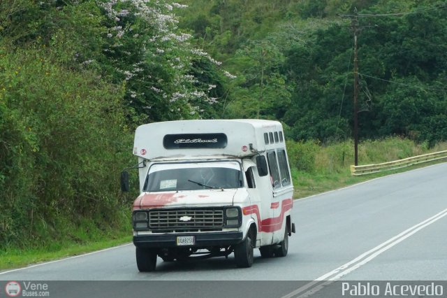 Particular o Desconocido 0619 por Pablo Acevedo