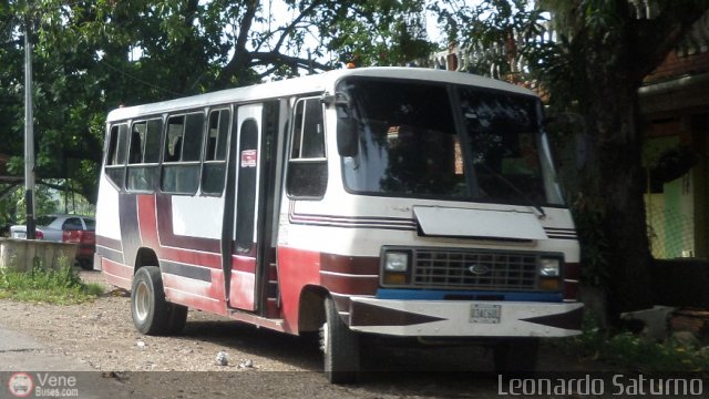 Particular o Desconocido 03 por Leonardo Saturno