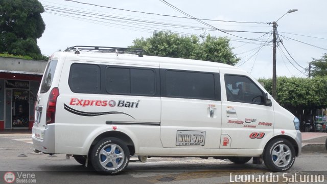 Particular o Desconocido 03 por Leonardo Saturno