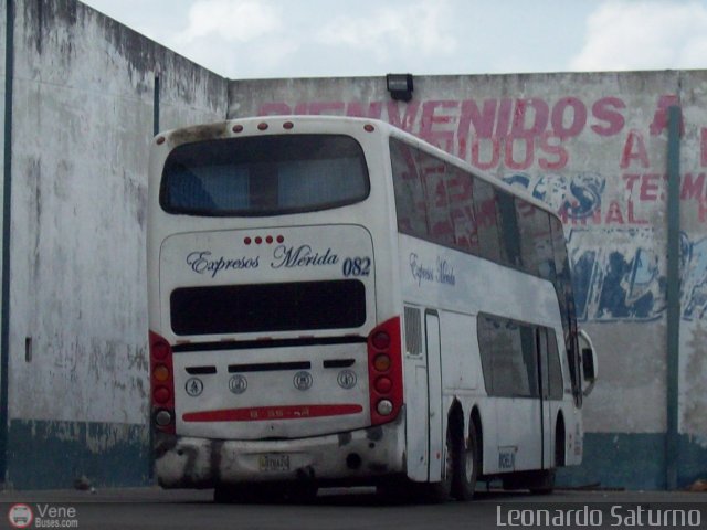 Expresos M�rida 0082 por Leonardo Saturno