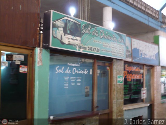 Garajes Paradas y Terminales Puerto La Cruz por J. Carlos G�mez