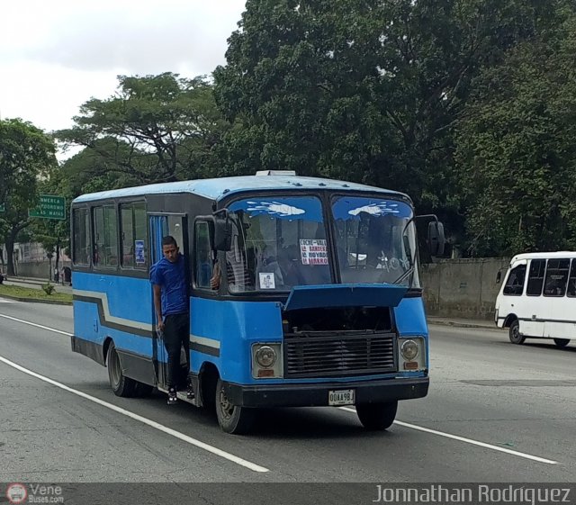 DC - A.C. de Transp. La Reina De Ciudad Tiuna 245 por Jonnathan Rodr�guez