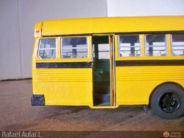 Maquetas y Miniaturas 02 Escolar por Rafael Aular