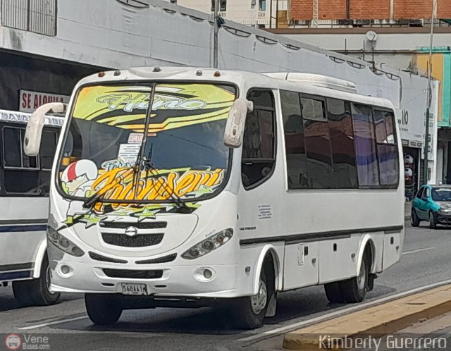 Particular o Desconocido 00000 por Kimberly Guerrero