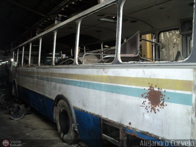 En Chiveras Abandonados Recuperaci�n AC0111 por Alejandro Curvelo