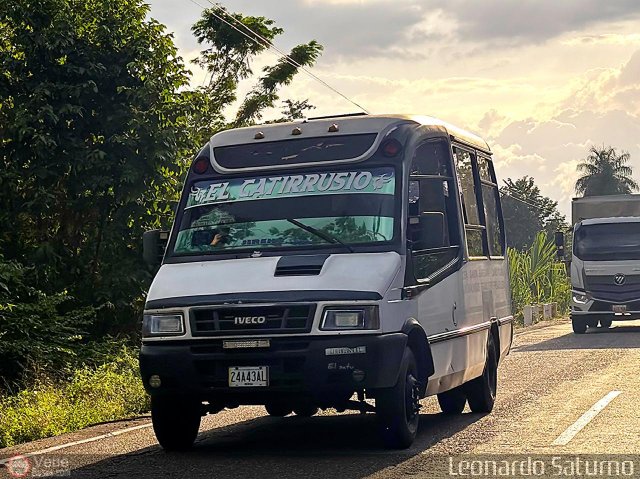 Particular o Desconocido 24 por Leonardo Saturno