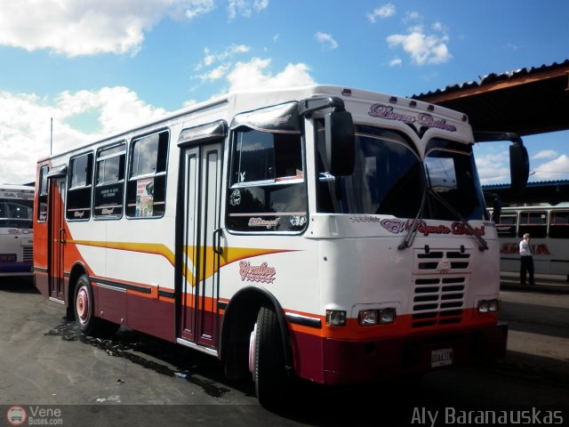 S.C. Lnea Qubor 40 por Aly Baranauskas