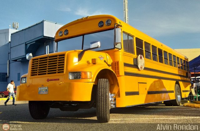 Particular o Desconocido AR-999 por Alvin Rond�n