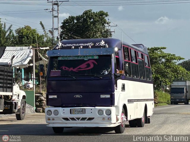 Colectivos El Vig�a 09 por Leonardo Saturno